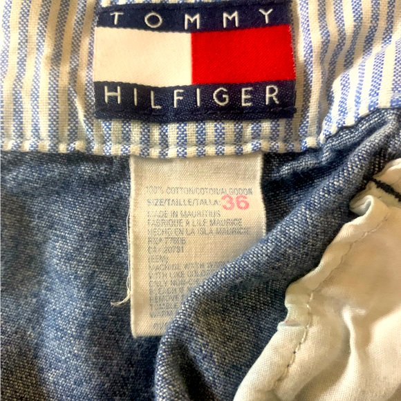 TOMMY HILFIGER Vintage 90's Denim Pleated Shorts - Size 36 - Picture 2 of 4